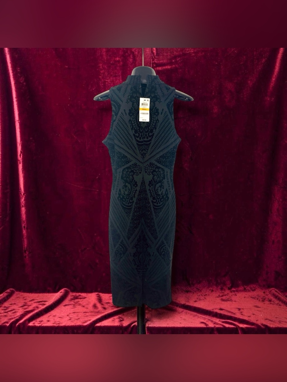 Bar III Black Velvet
Sleeveless Midi Dress with Intricate Burnout Design SM NWT